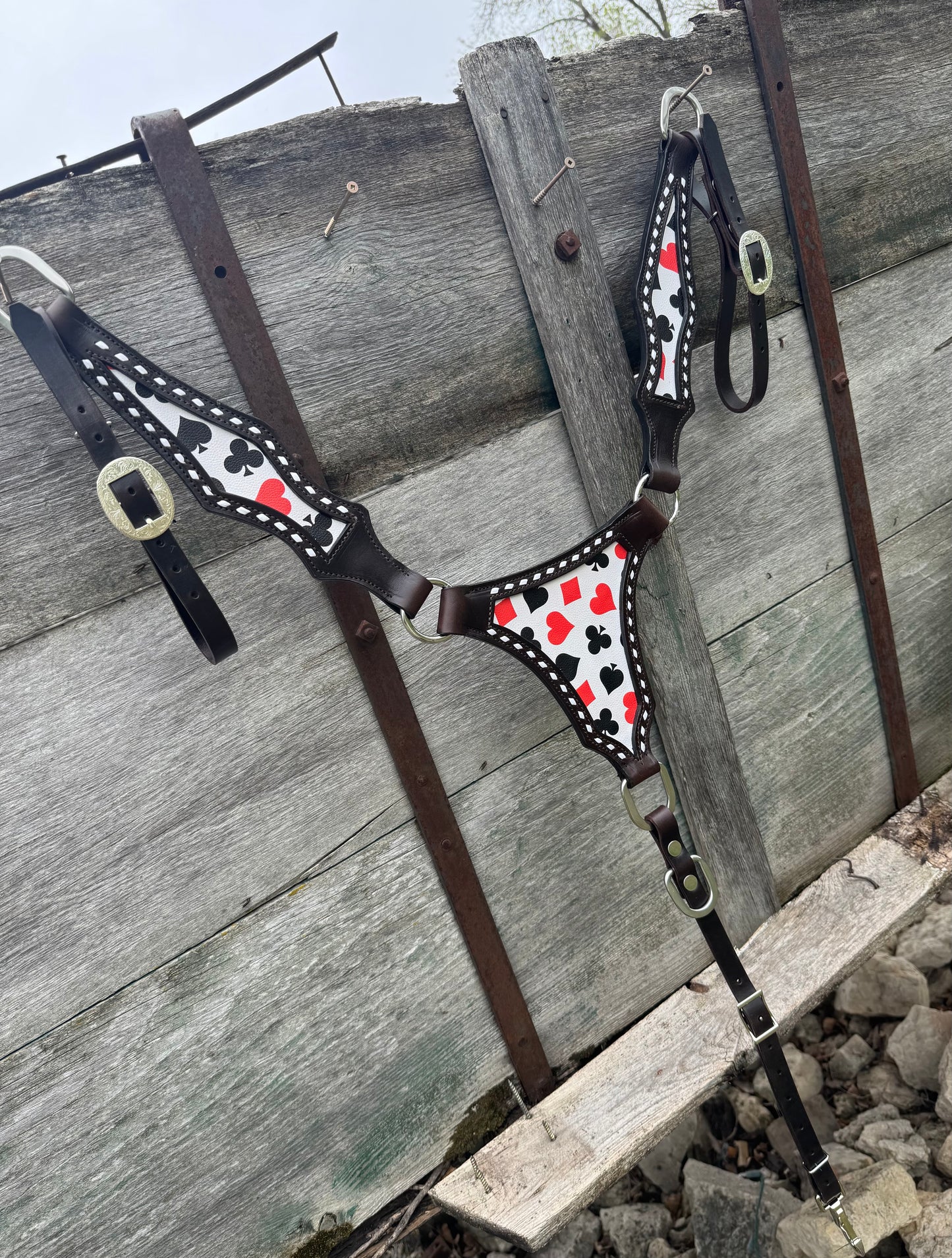 "Suits" Breastcollar