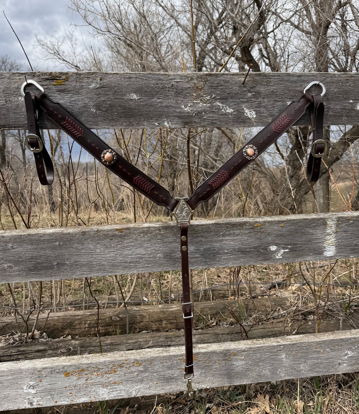 "Simplicity" Burgundy Breastcollar