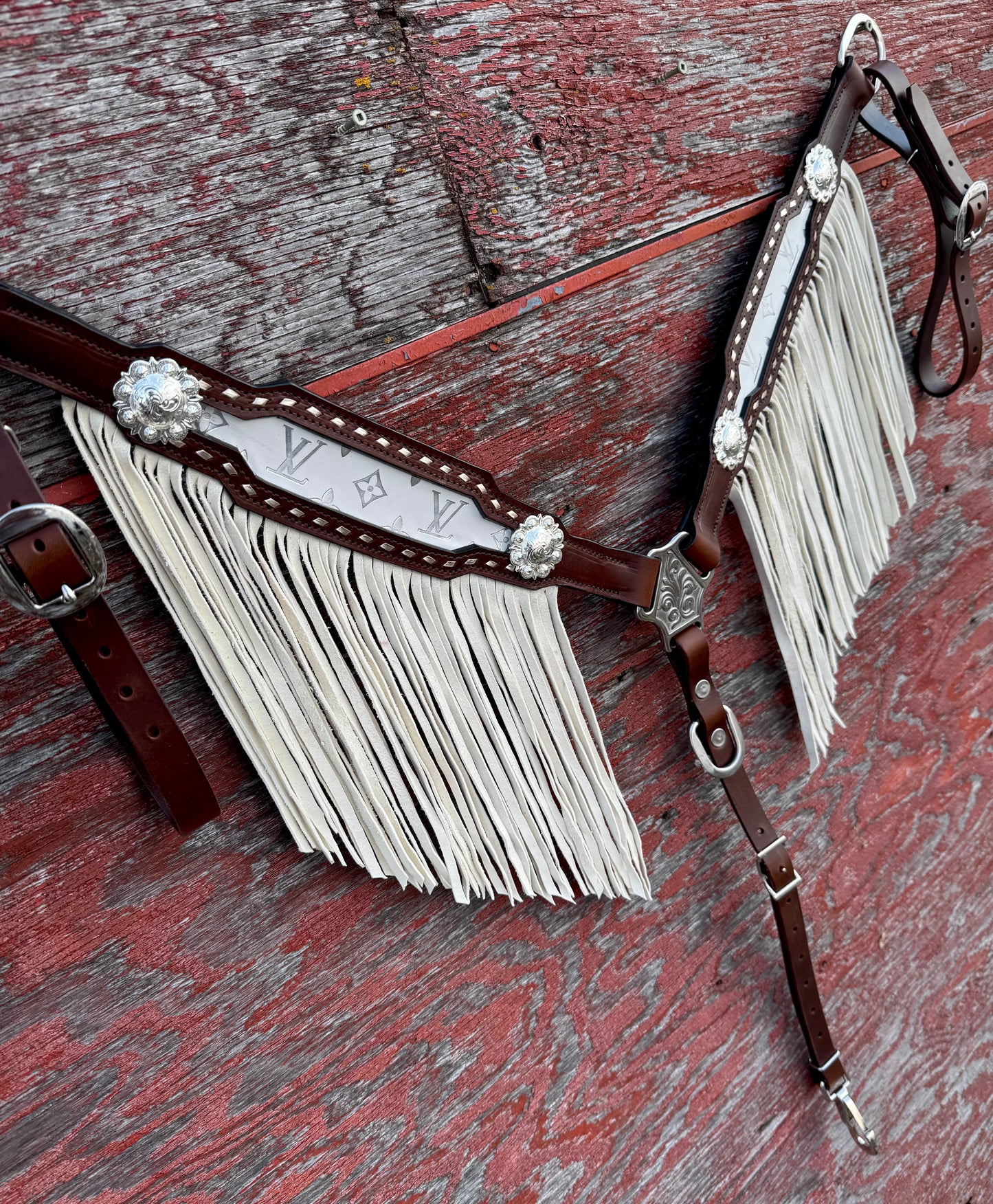 White LV Fringe Breastcollar