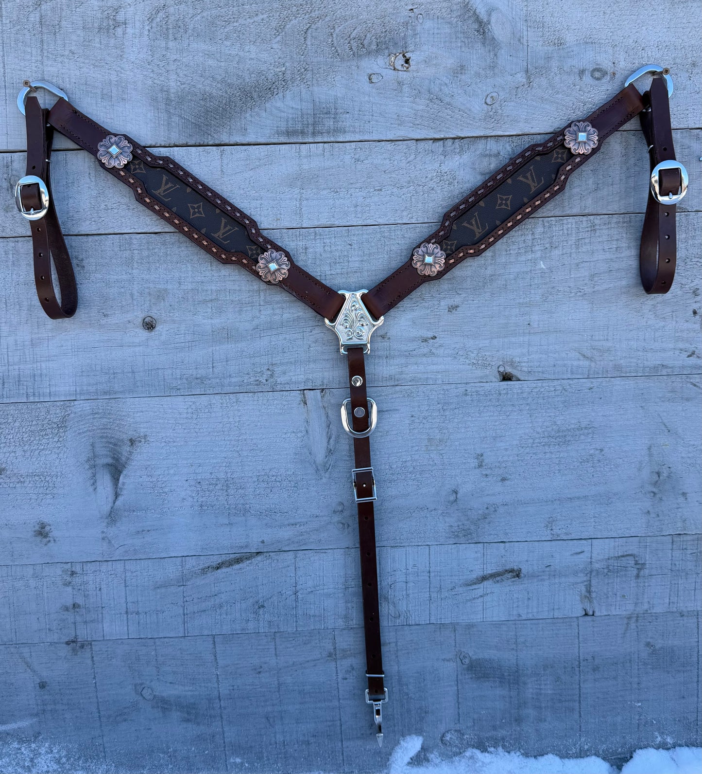 Designer Breastcollar