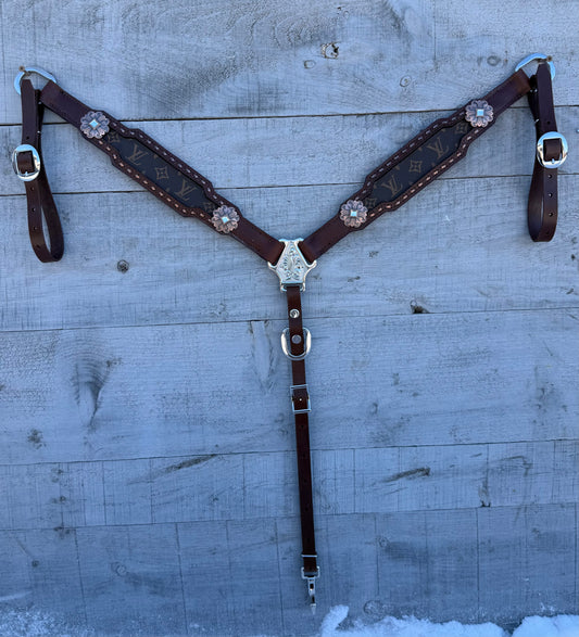 Designer Breastcollar