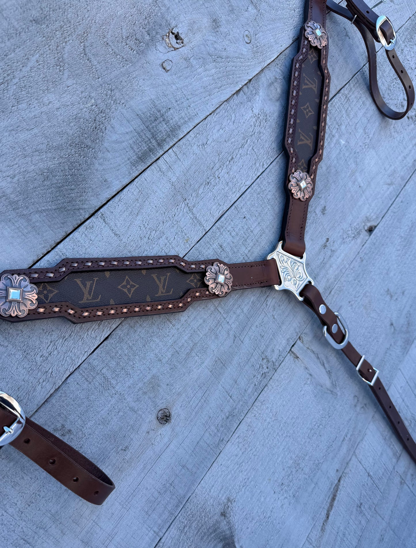 Designer Breastcollar