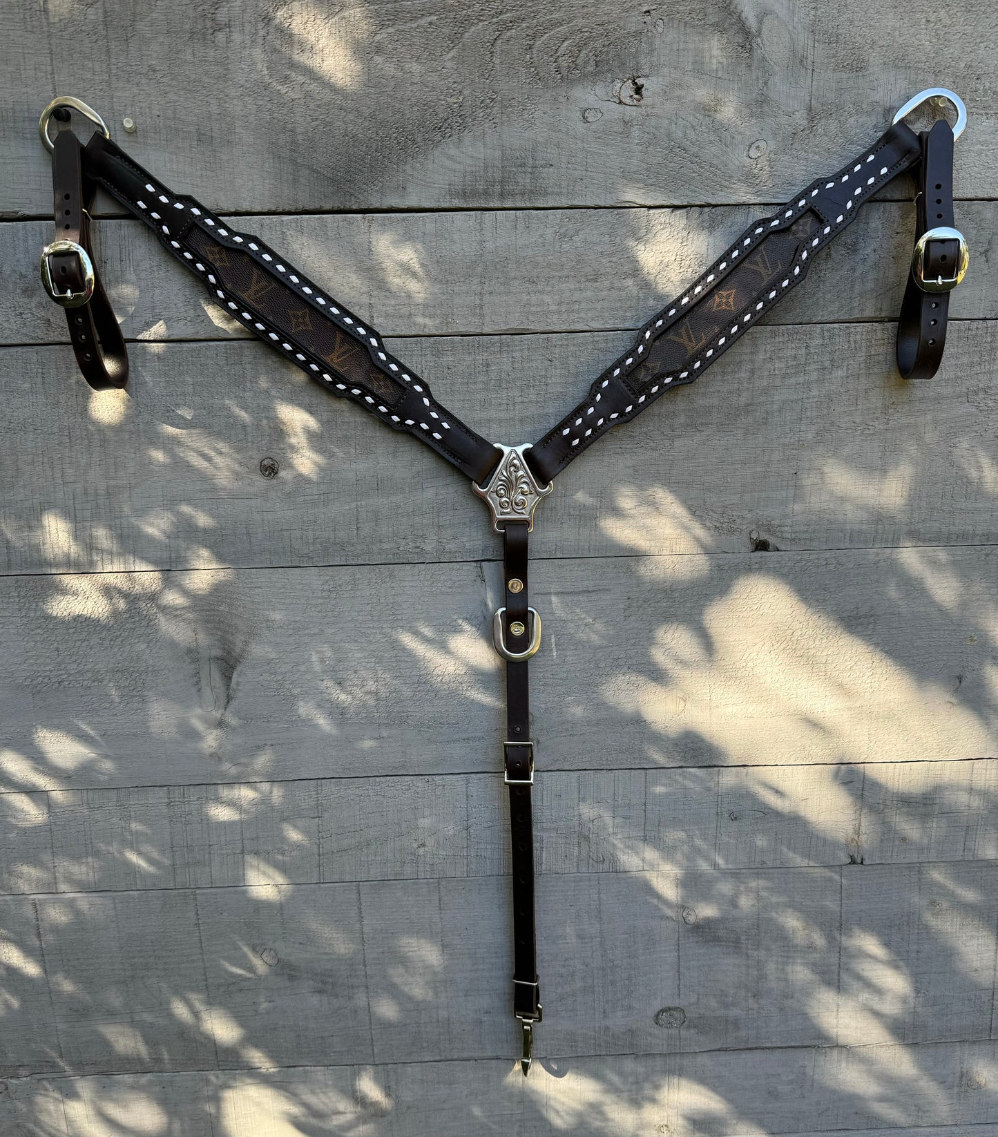 LV Breastcollar