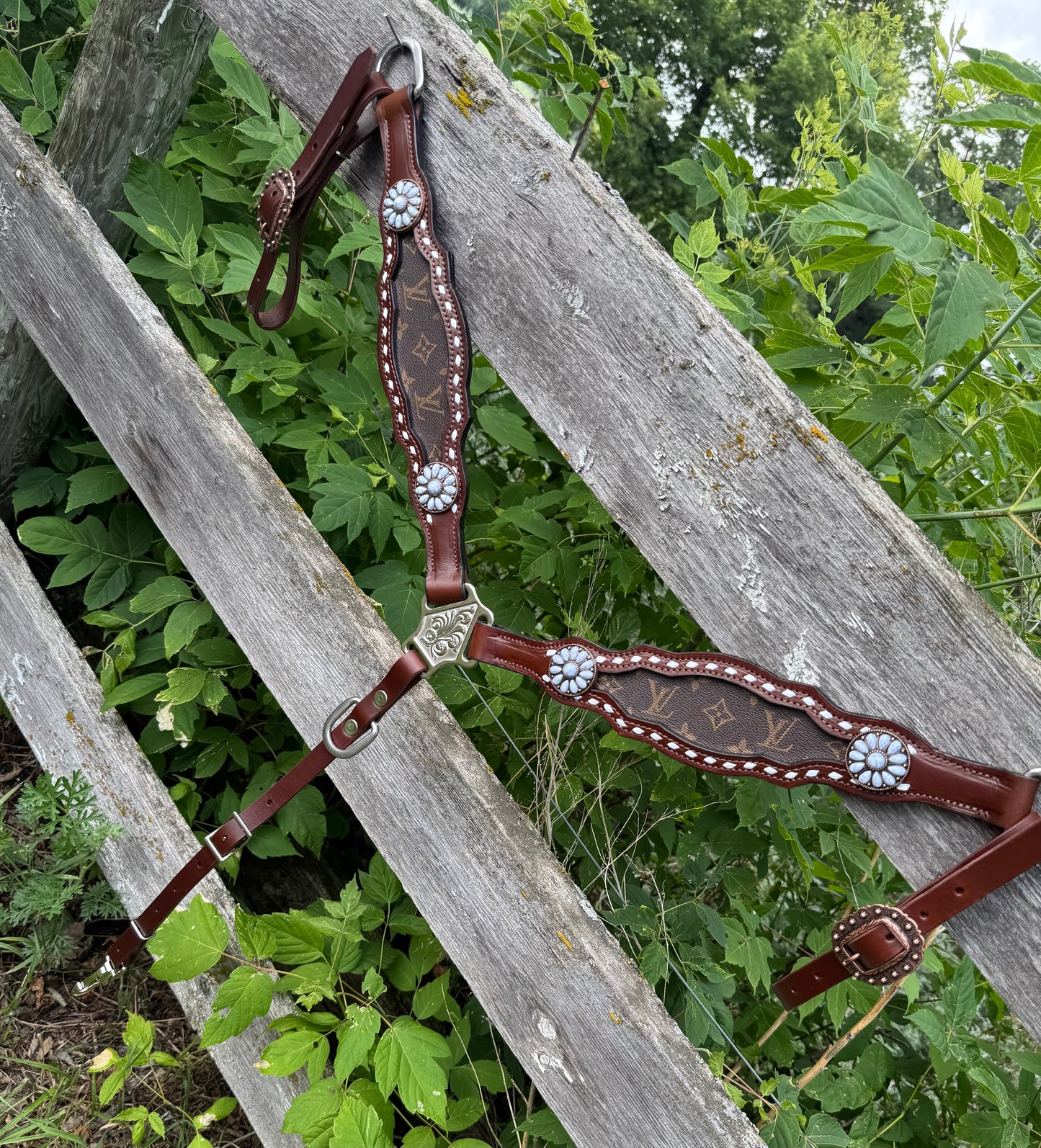 Designer Breastcollar