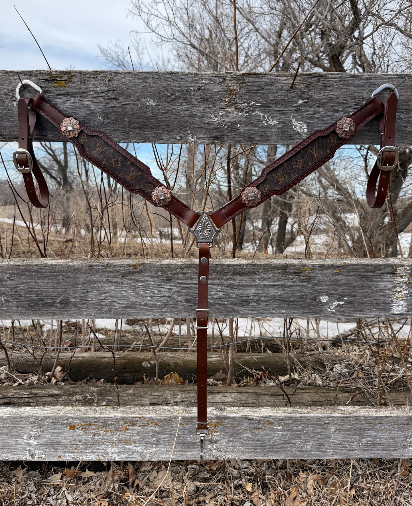 Designer Breastcollar